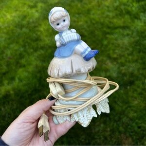 Vintage Underwriters Laboratories Ceramic Girl on Mushroom Portable Nightlight